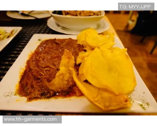 国外足球明星品尝中餐的趣事与美食体验分享